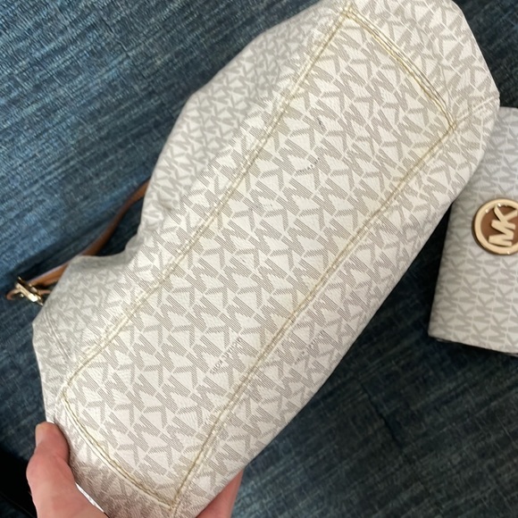 Michael Kors bag and wallet - Picture 8 of 9